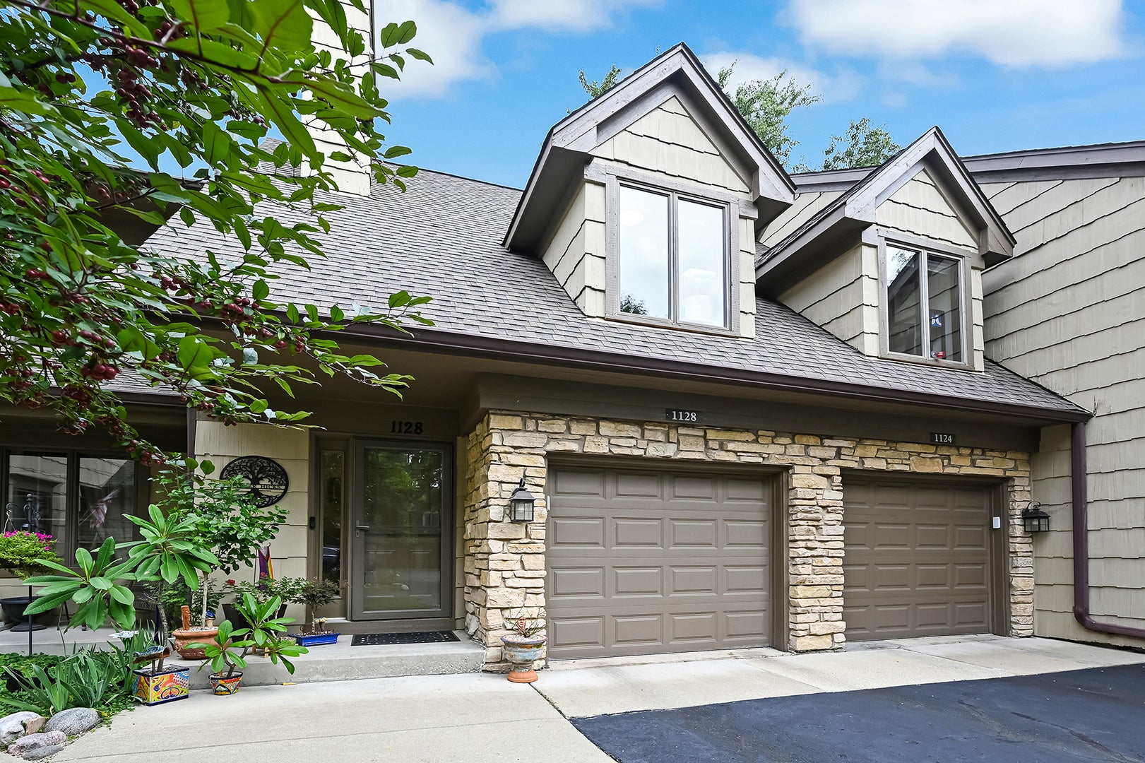 1128 Foxtail Court 1128