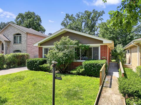 Tiny photo for 10042 Lamon Avenue, Skokie, IL 60077 (MLS # 12729466)