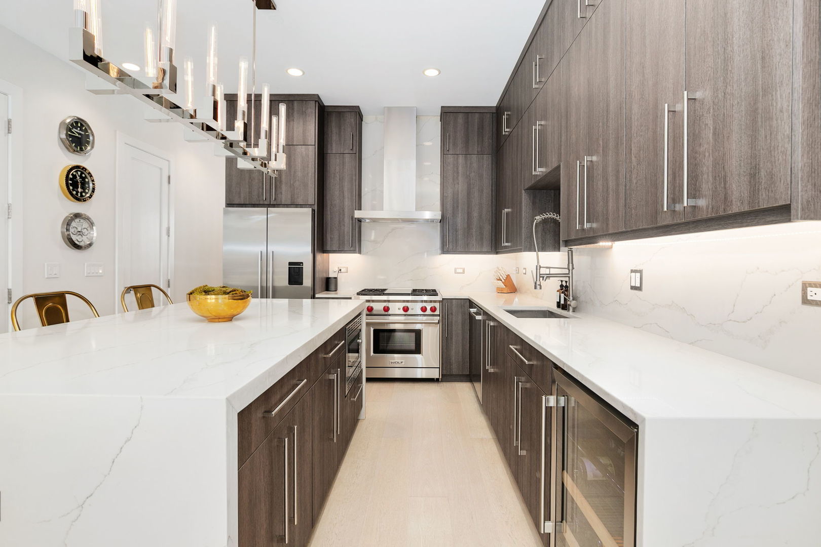 Chicago, Illinois 60647, United States, 3 Bedrooms Bedrooms, ,3 BathroomsBathrooms,Residential,Contingent,250895