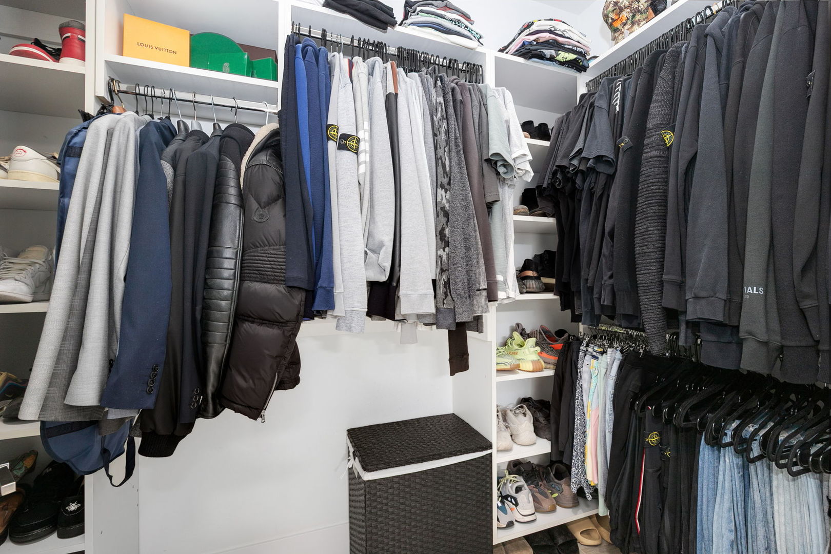 Chicago, Illinois 60647, United States, 3 Bedrooms Bedrooms, ,3 BathroomsBathrooms,Residential,Contingent,250895