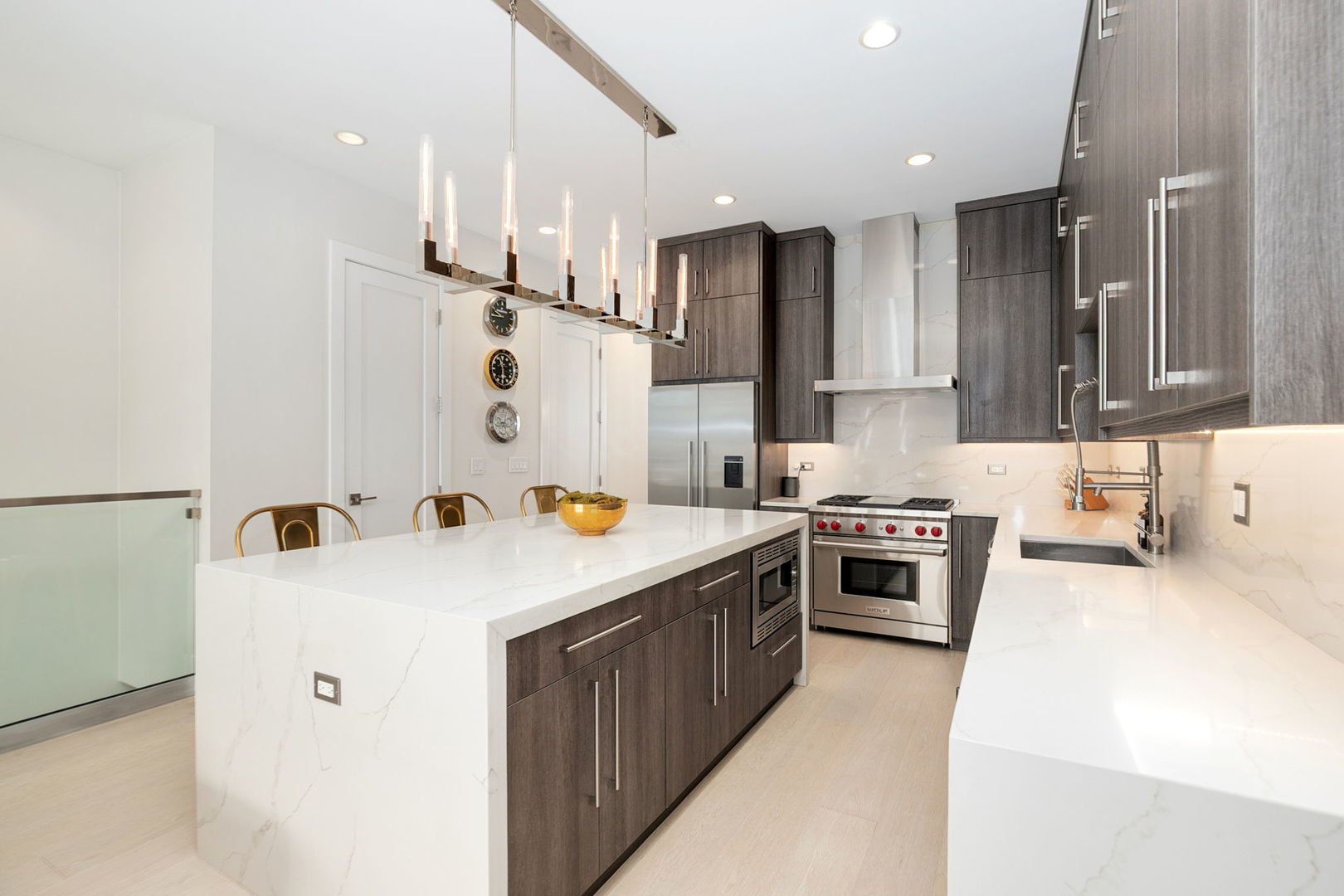 Chicago, Illinois 60647, United States, 3 Bedrooms Bedrooms, ,3 BathroomsBathrooms,Residential,Contingent,250895