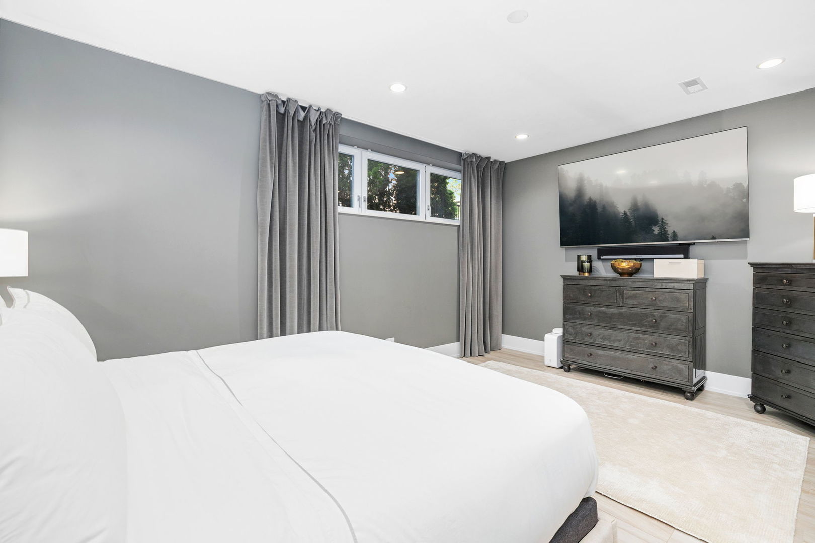 Chicago, Illinois 60647, United States, 3 Bedrooms Bedrooms, ,3 BathroomsBathrooms,Residential,Contingent,250895