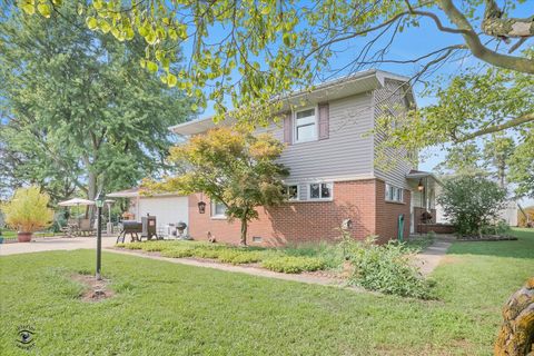 Tiny photo for 2318 E 1470 North Road, Watseka, IL 60970 (MLS # 12448730)