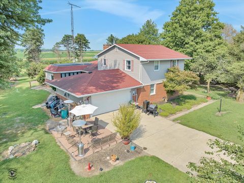 Photo of 2318 E 1470 North Road, Watseka, IL 60970 (MLS # 12448730)
