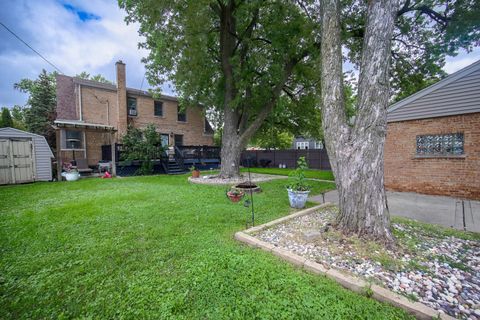 Tiny photo for 2701 97th Street, Evergreen Park, IL 60805 (MLS # 12484595)