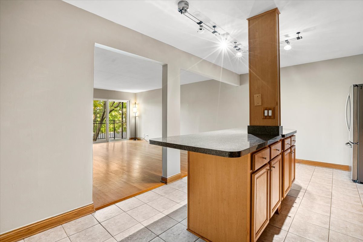 5200 CARRIAGEWAY Drive 218