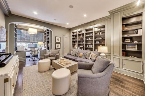 Tiny photo for 220 E Walton Place #5E, Chicago, IL 60611 (MLS # 12479625)