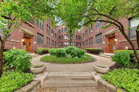 2110 W MONTROSE Avenue 2S Chicago IL 60618