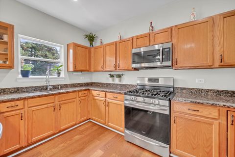 Tiny photo for 898 Lakestone Lane, Aurora, IL 60504 (MLS # 12491449)
