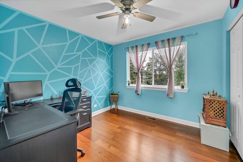 Tiny photo for 898 Lakestone Lane, Aurora, IL 60504 (MLS # 12491449)