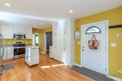 Tiny photo for Mount Prospect, IL 60056 (MLS # 12509301)