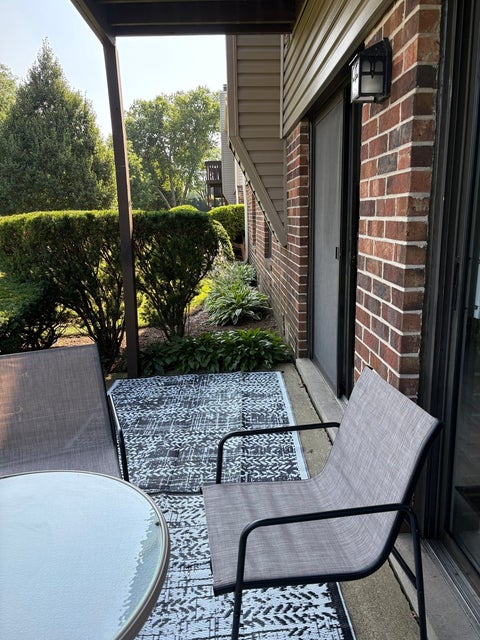 Tiny photo for 966 Cross Creek Drive #A1, Roselle, IL 60172 (MLS # 12792441)