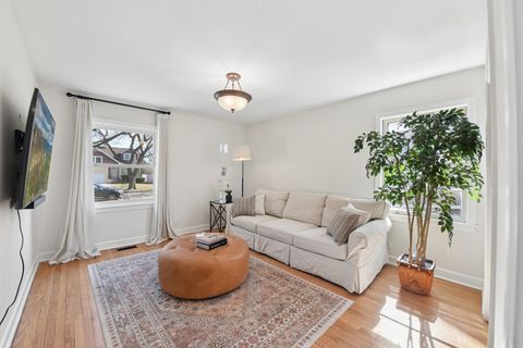 Tiny photo for 926 S Spring Avenue, La Grange, IL 60525 (MLS # 12556337)