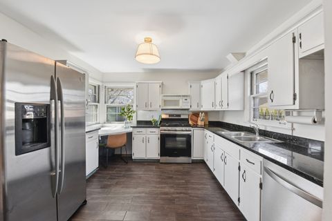 Tiny photo for 926 S Spring Avenue, La Grange, IL 60525 (MLS # 12556337)