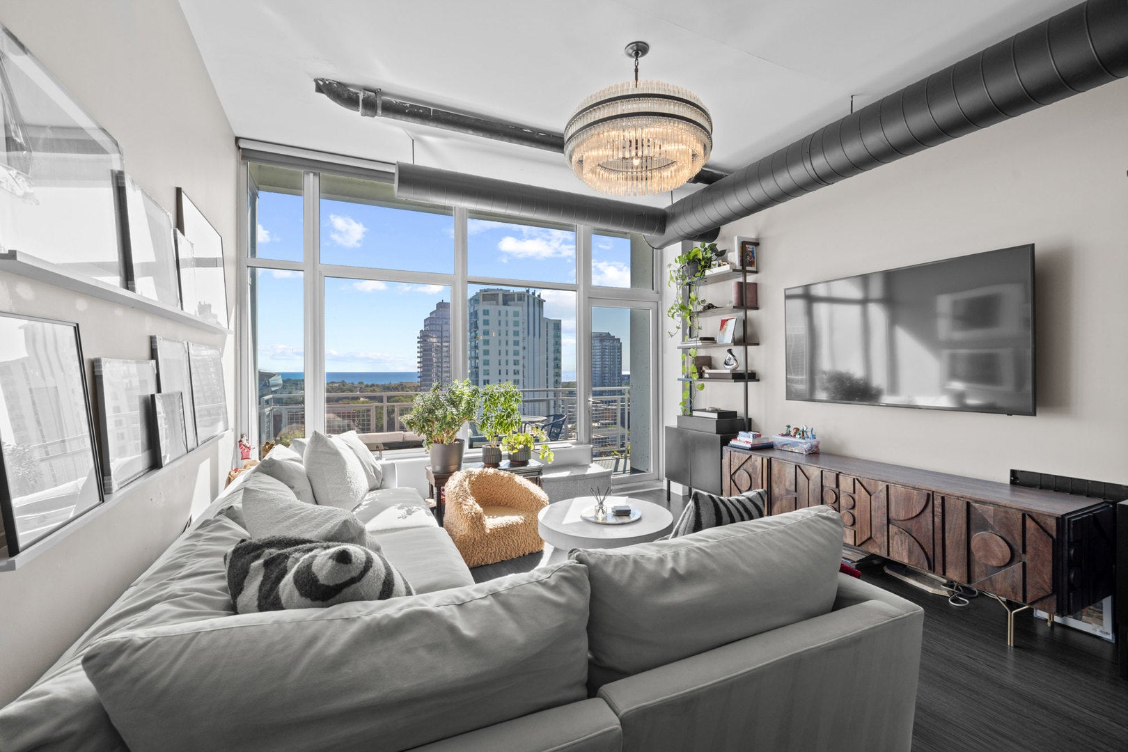 50 E 16th Street 1306