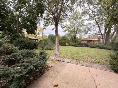 Tiny photo for 1428 E Lyn Court, Homewood, IL 60430 (MLS # 12676899)
