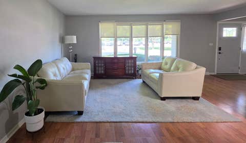 Tiny photo for 909 S Dryden Place, Arlington Heights, IL 60005 (MLS # 12703916)