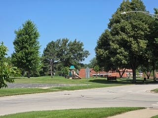 Tiny photo for 909 S Dryden Place, Arlington Heights, IL 60005 (MLS # 12703916)