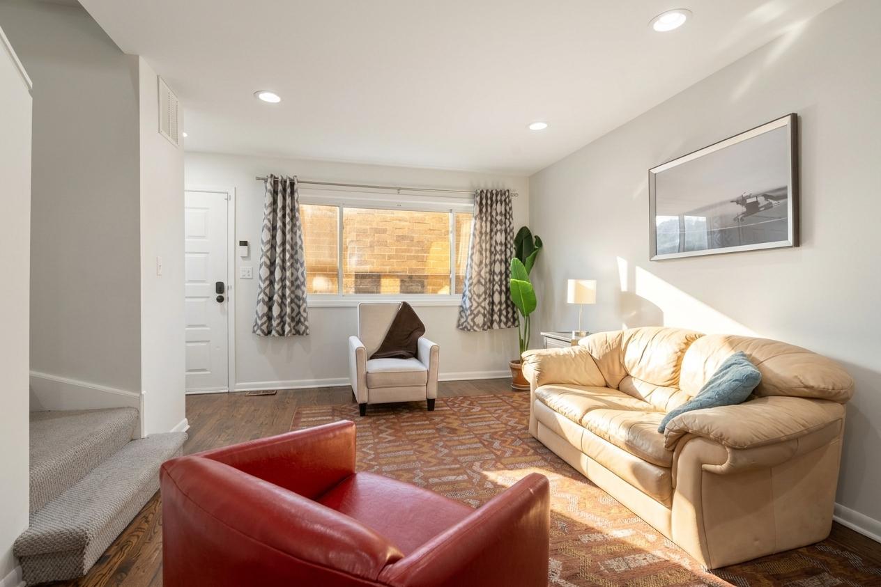 1512 W DIVERSEY Parkway A
