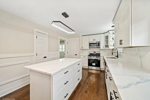 Tiny photo for 8219 S Muskegon Avenue, Chicago, IL 60617 (MLS # 12695730)