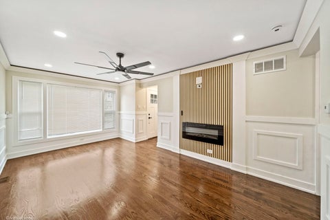 Tiny photo for 8219 S Muskegon Avenue, Chicago, IL 60617 (MLS # 12695730)