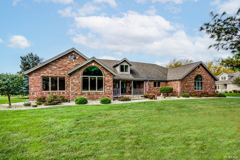 Photo for 26002 S Cambridge Drive, Crete, IL 60417 (MLS # 12499014)