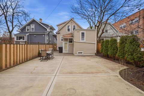 Tiny photo for 1942 W Fargo Avenue, Chicago, IL 60645 (MLS # 12586420)