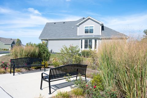 Tiny photo for 1572 Dempsey Drive, St. Charles, IL 60174 (MLS # 12486759)