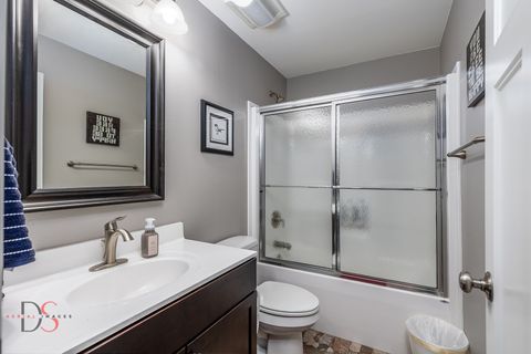 Tiny photo for 41 Waterside Way #D, Ottawa, IL 61350 (MLS # 12494712)