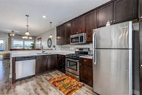 Tiny photo for 41 Waterside Way #D, Ottawa, IL 61350 (MLS # 12494712)