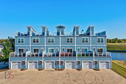 Photo of 41 Waterside Way #D, Ottawa, IL 61350 (MLS # 12494712)