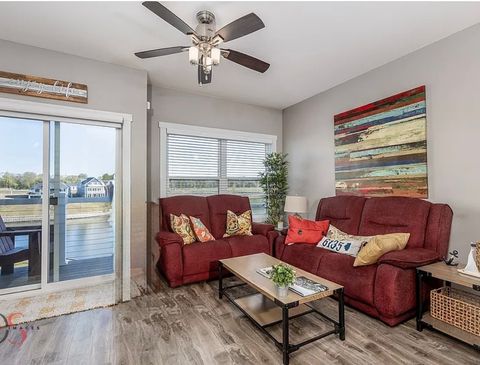 Tiny photo for 41 Waterside Way #D, Ottawa, IL 61350 (MLS # 12494712)