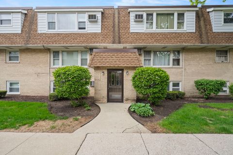 Photo of 9911 W 58th Street #2, Countryside, IL 60525 (MLS # 12635077)