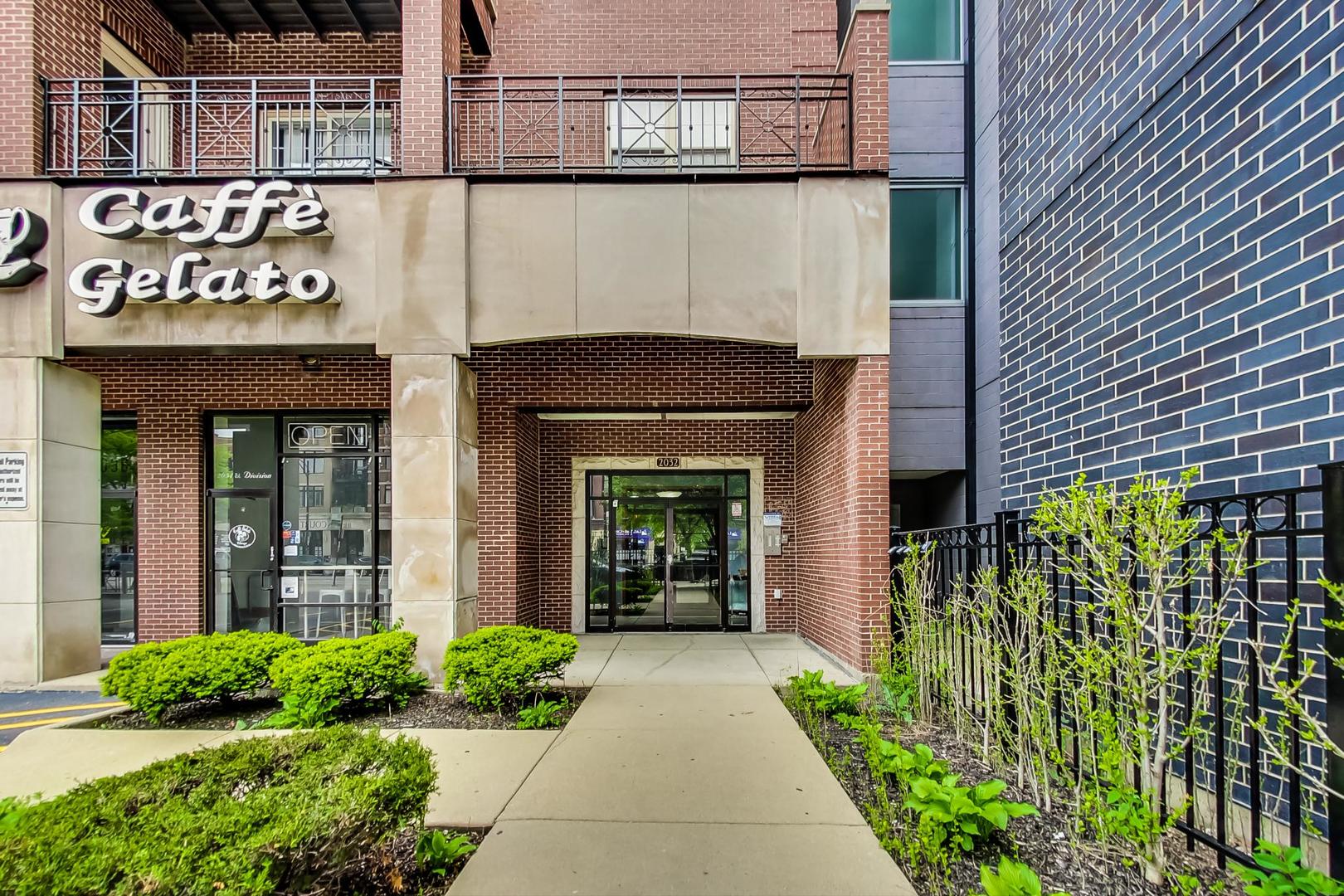 2032 W Division Street 201N