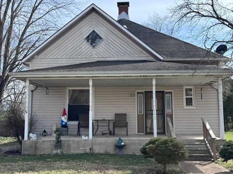 Tiny photo for 325 W Porter Street, Salem, IL 62881 (MLS # 12599500)