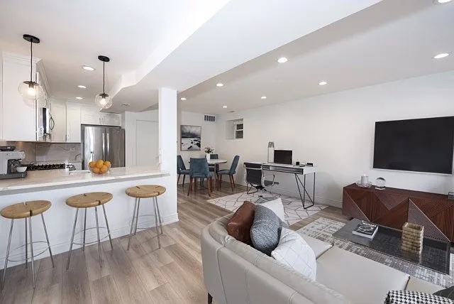 1241 N Bosworth Avenue G