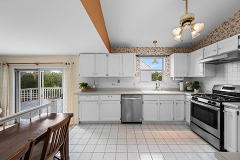 Tiny photo for 1233 Old Timber Court, Hoffman Estates, IL 60192 (MLS # 12734458)