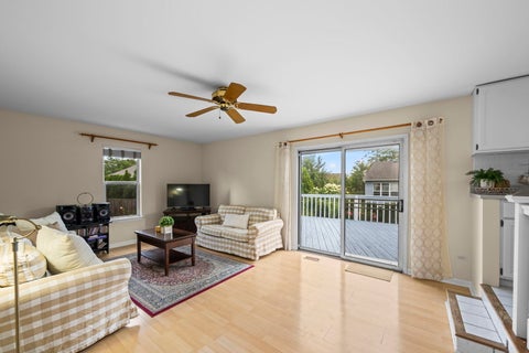 Tiny photo for 1233 Old Timber Court, Hoffman Estates, IL 60192 (MLS # 12734458)