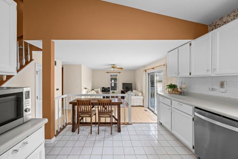 Tiny photo for 1233 Old Timber Court, Hoffman Estates, IL 60192 (MLS # 12734458)