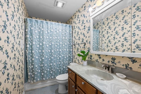 Tiny photo for 1233 Old Timber Court, Hoffman Estates, IL 60192 (MLS # 12734458)