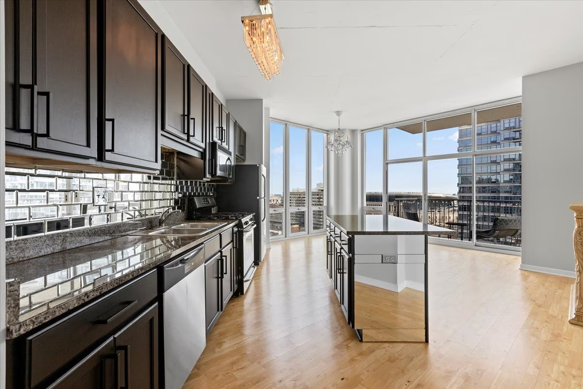 1600 S Indiana Avenue 1308