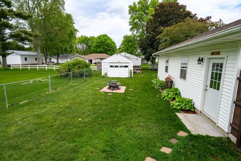 Tiny photo for 820 S Locust Street, Pontiac, IL 61764 (MLS # 12649437)