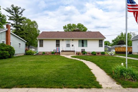Tiny photo for 820 S Locust Street, Pontiac, IL 61764 (MLS # 12649437)