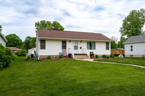 Tiny photo for 820 S Locust Street, Pontiac, IL 61764 (MLS # 12649437)