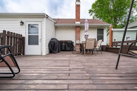 Tiny photo for 820 S Locust Street, Pontiac, IL 61764 (MLS # 12649437)