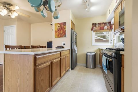 Tiny photo for 820 S Locust Street, Pontiac, IL 61764 (MLS # 12649437)