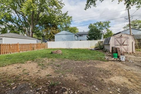 Tiny photo for 7 Hickory Drive, Carpentersville, IL 60110 (MLS # 12475330)