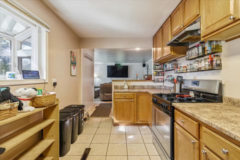 Tiny photo for 7 Hickory Drive, Carpentersville, IL 60110 (MLS # 12475330)