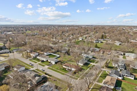Tiny photo for 810 Revere Road, South Elgin, IL 60177 (MLS # 12608076)