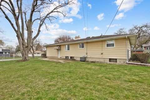 Tiny photo for 810 Revere Road, South Elgin, IL 60177 (MLS # 12608076)